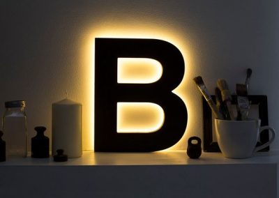 B- Digital Signage